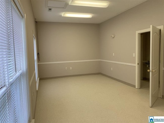 Building Photo - 490 Wildwood Cir N