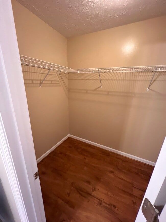 Building Photo - Taleeda 467-469