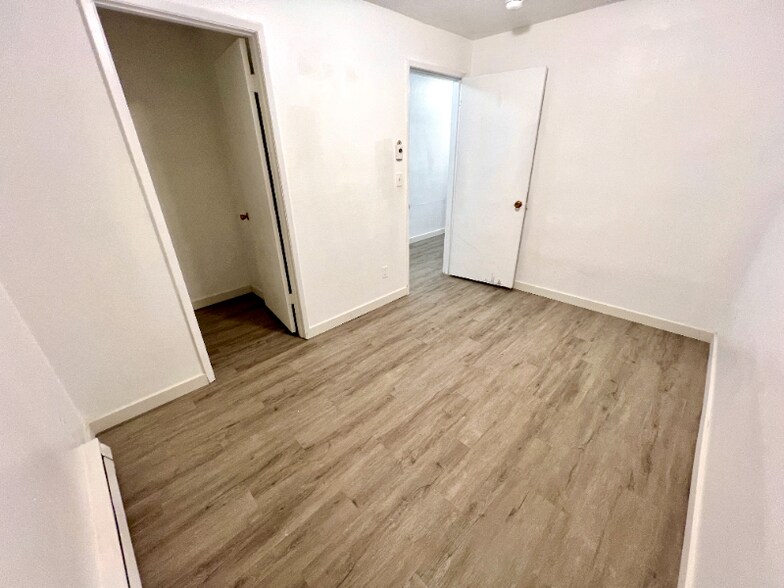 Building Photo - 1005 Bloyd St