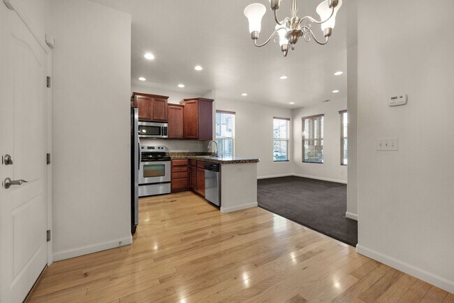 Building Photo - Beautiful 2 bdrm end unit with attach 2 car garage