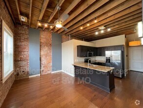 Building Photo - 412 South Ave