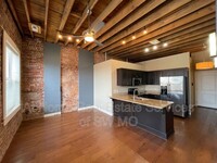 Building Photo - 412 South Ave