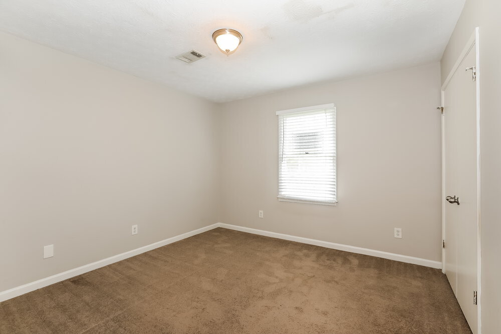 Building Photo - 3568 Fernbrook Dr