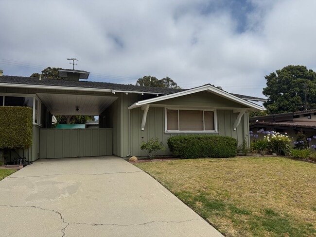 Building Photo - 1950's Ranch Style Home Above Ventura College