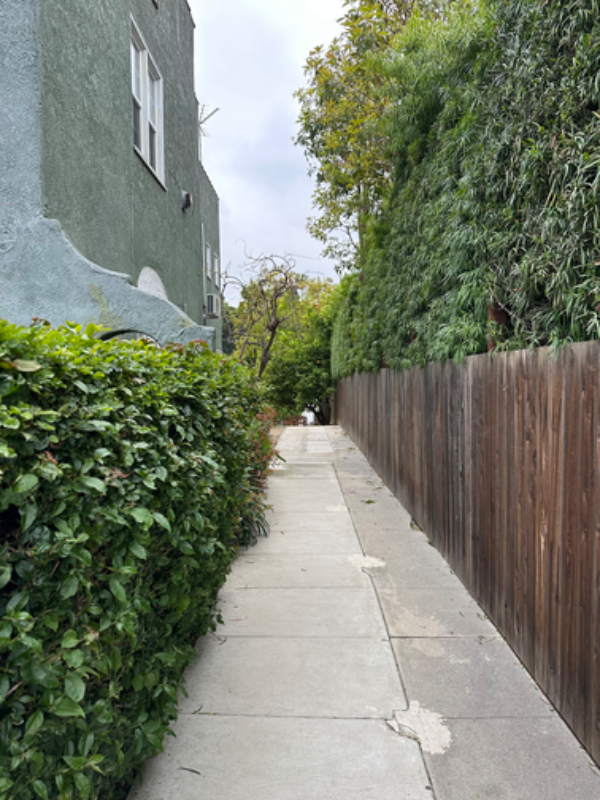 Building Photo - 927 1/2 Parkman Ave