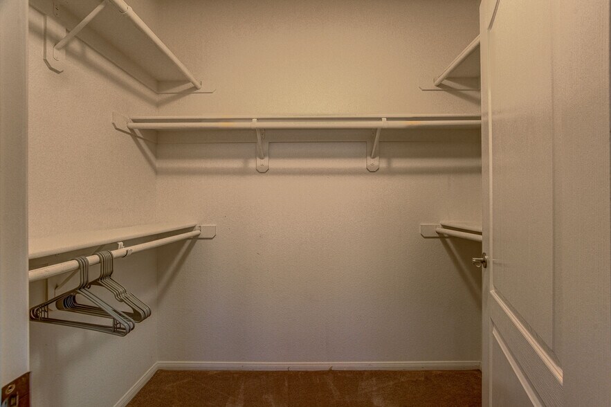 Building Photo - 3351 Indian Shadow St