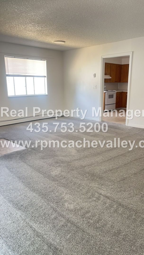 Building Photo - 420 1/2 N 200 W # 1-4
