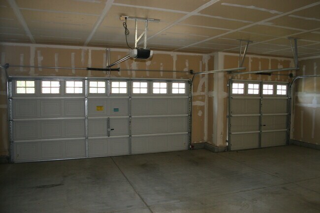 Building Photo - 12606 Willowdale Dr