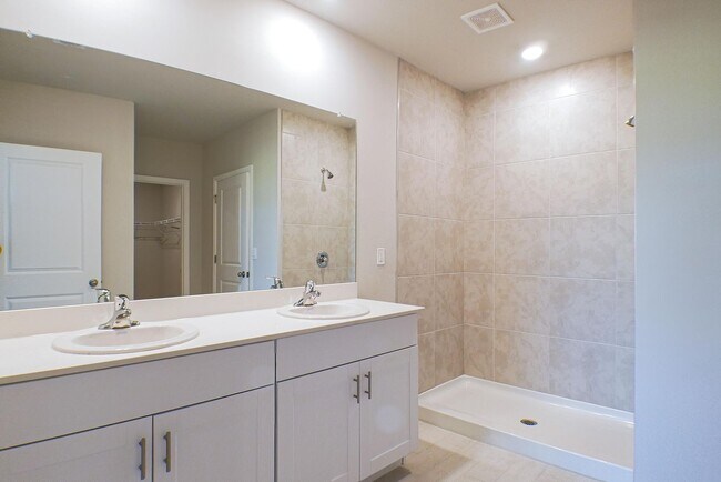 Building Photo - New Construction 4 beds 2 baths with lake view in Fort Myers