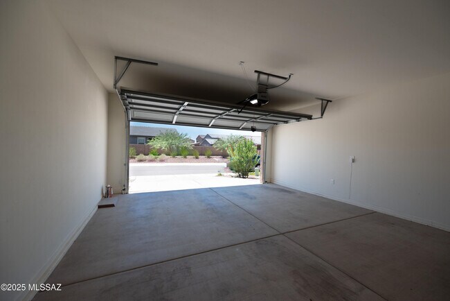 Building Photo - 10410 W Robertson St