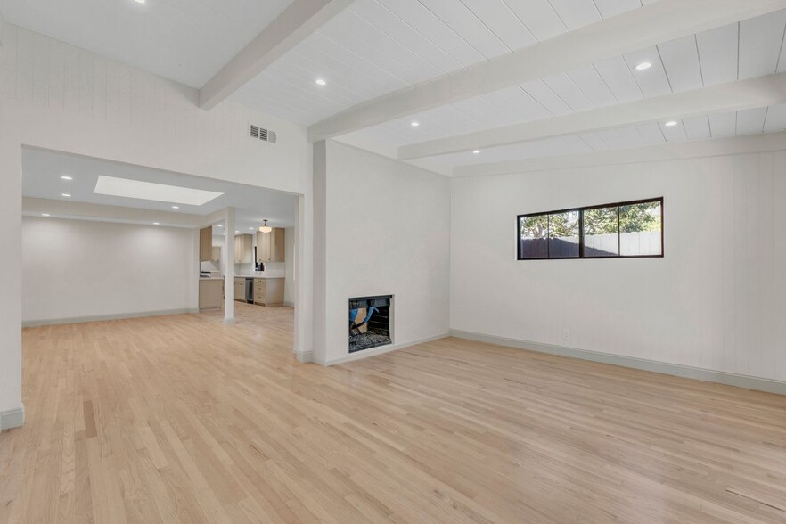Building Photo - 4316 Bellaire Ave