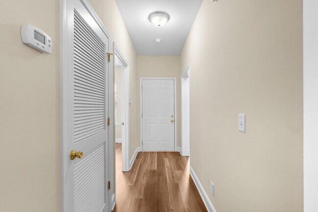 Building Photo - 239 Portsmith Dr