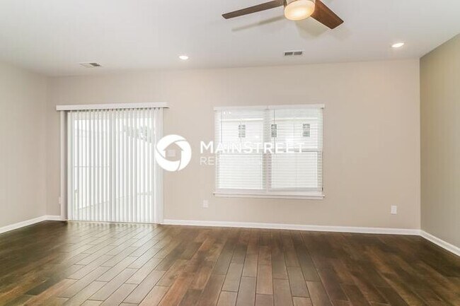 Building Photo - 3 Bedroom Pet-Friendly Home in Jeffersonvi...