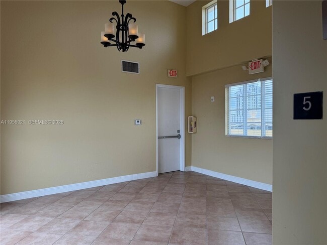 Building Photo - 107 Mendoza Ave