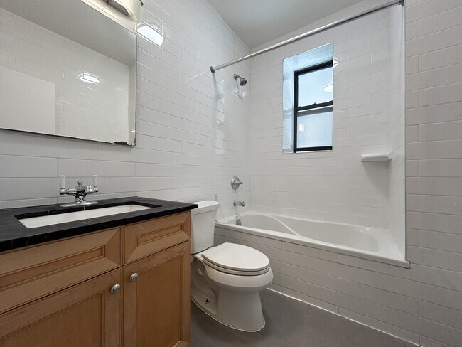 Building Photo - 609 W 137th St