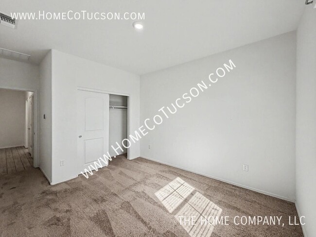 Building Photo - 8828 E Stone Meadow Cir