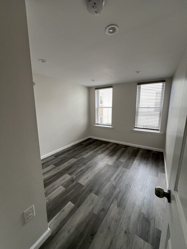 Building Photo - 1721 Fernon St