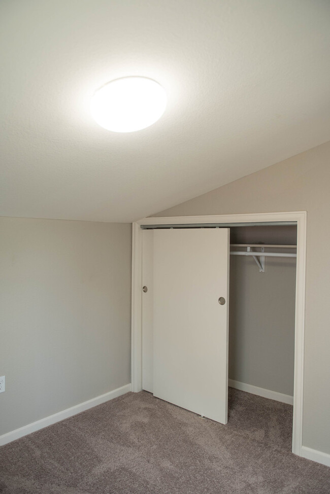 Building Photo - Remodeled house, yard, Granite, Stainless ...