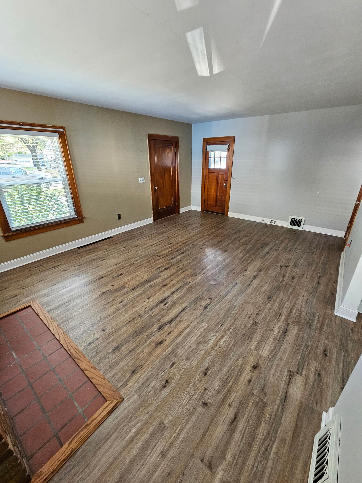 Living room - 1740 Fairmount Pky