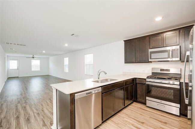 Building Photo - 275 Mica Trl