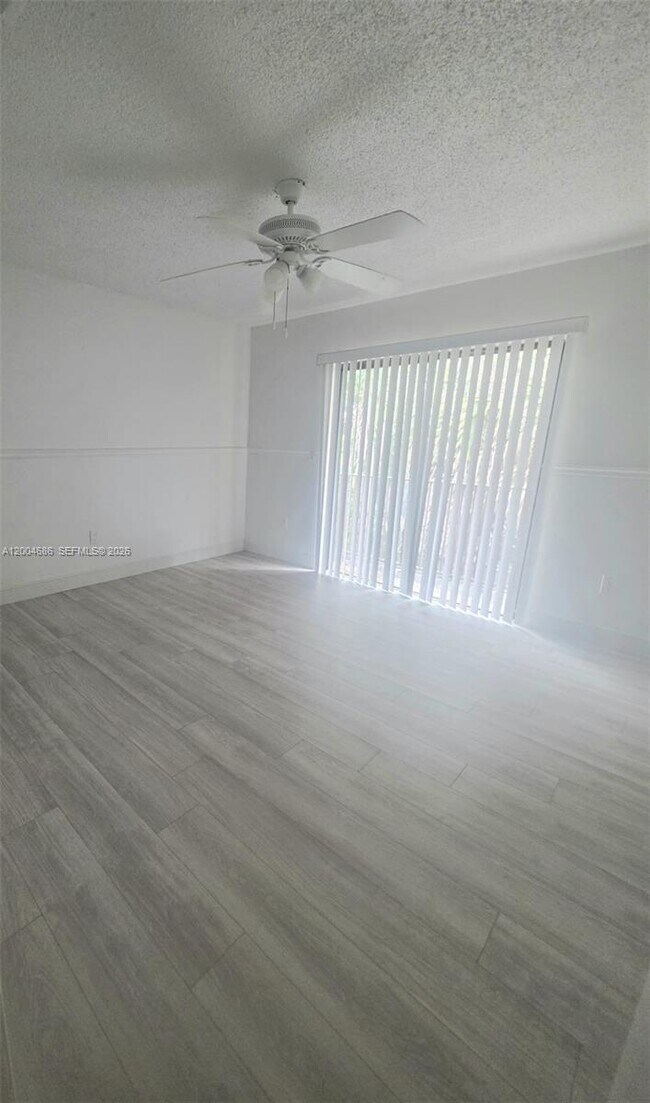 Building Photo - 8958 W Sample Rd