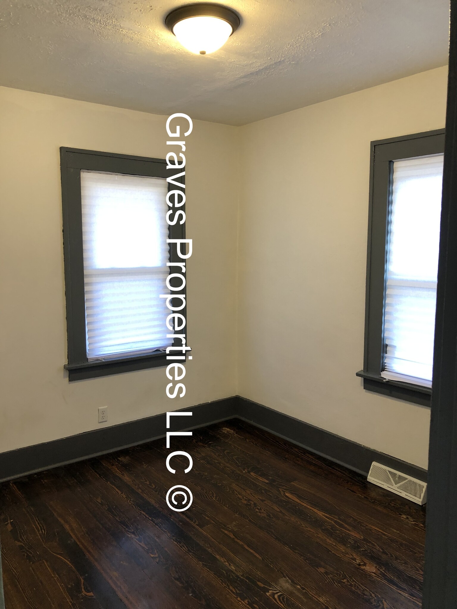 Building Photo - 1629 Michigan st