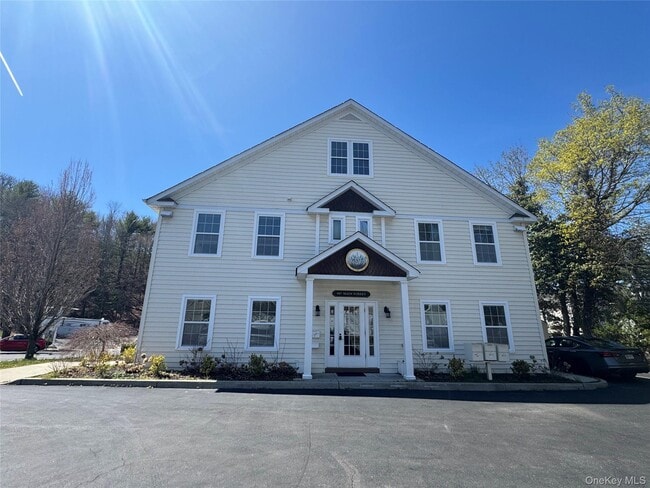 Building Photo - 907 Main St