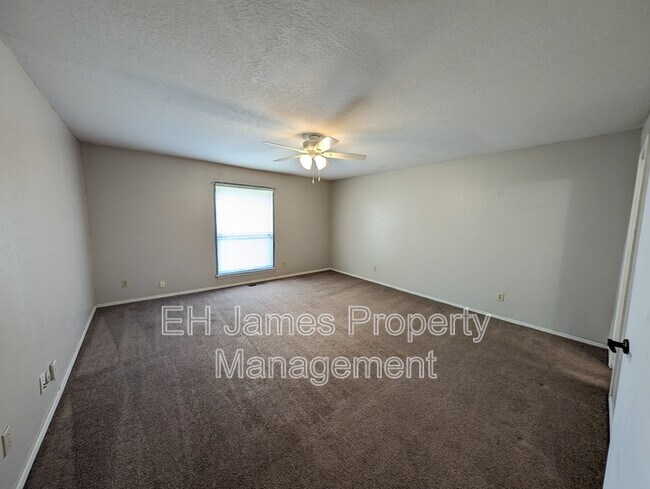 Building Photo - 8440 E 64th Pl