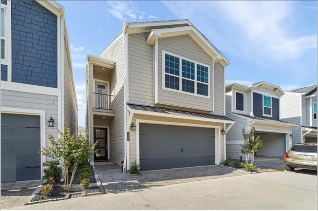 Building Photo - Brand New 3 Story Townhome