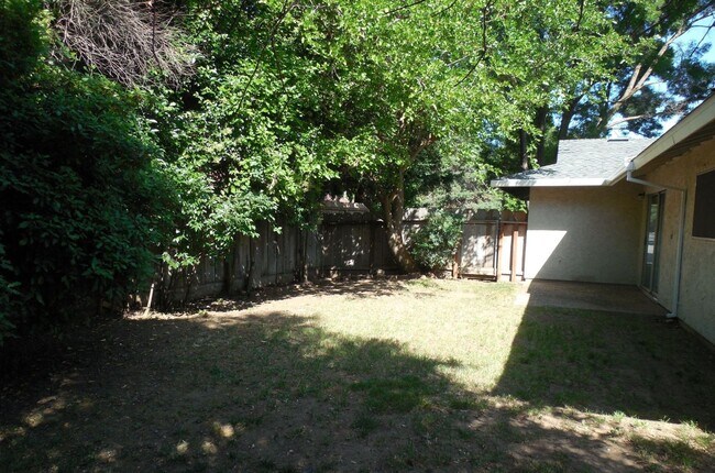 Building Photo - 2842 Jolyn Way