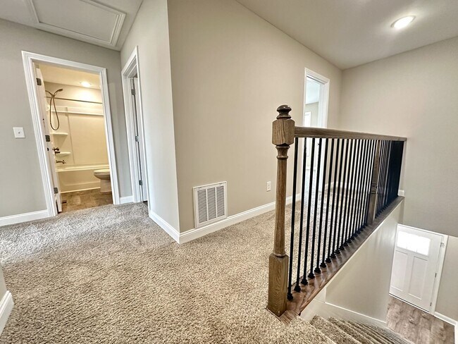 Building Photo - 1172 Meadowhill Ln
