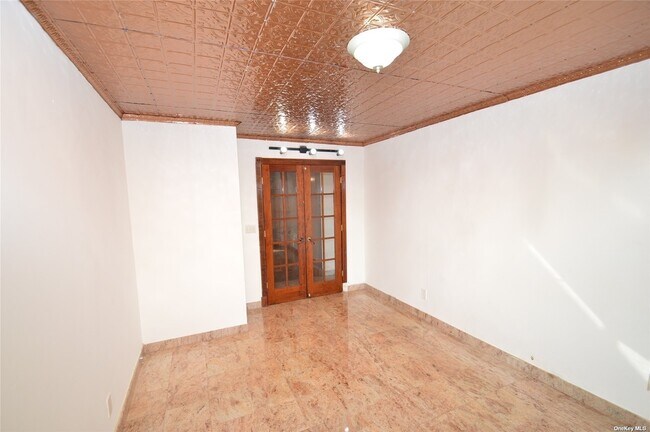 Building Photo - 25-40-40 Shore Blvd