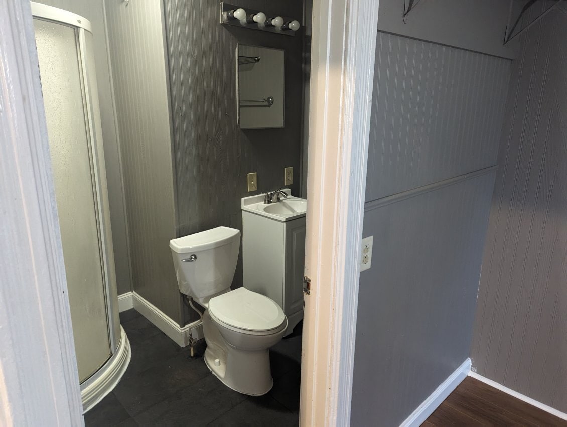 Primary Bathroom - 319 Van Buren St
