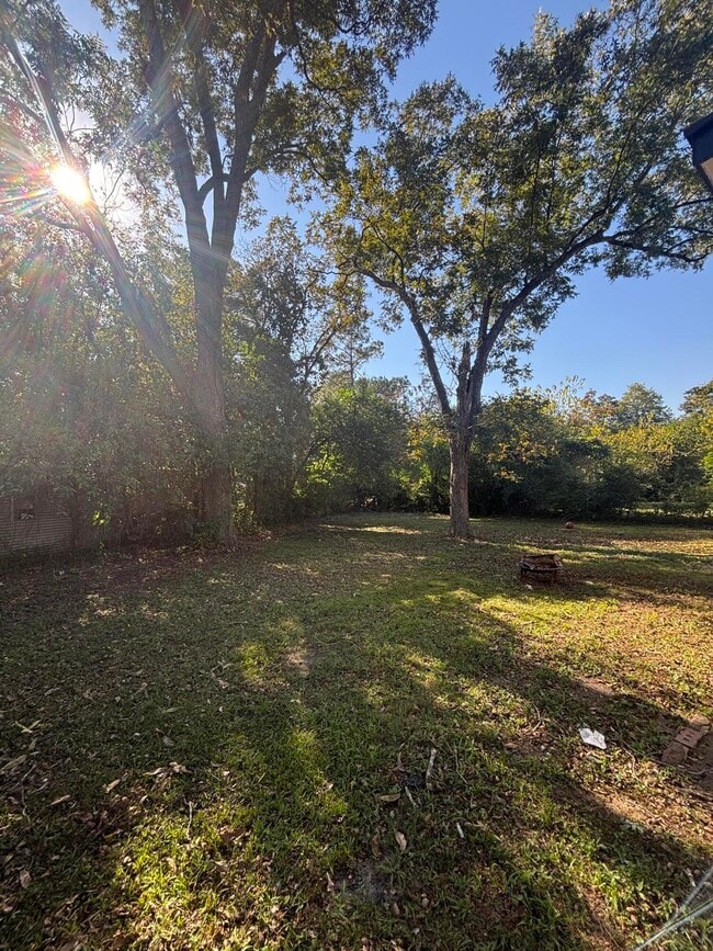 Building Photo - 2006 Scott Rd