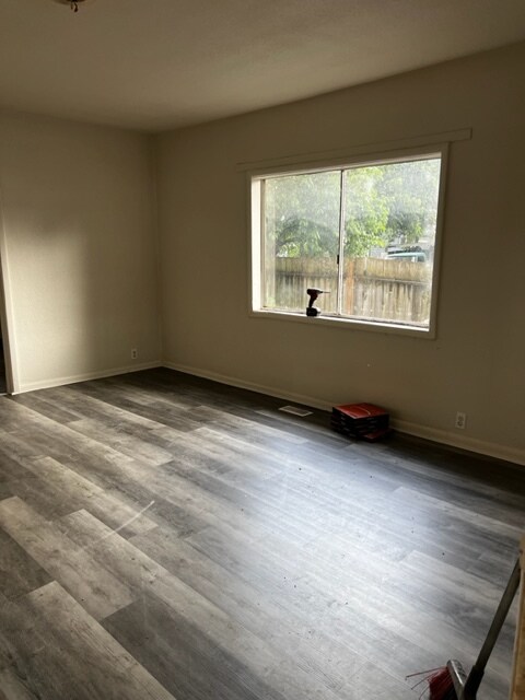 Building Photo - 1075 Rural Ave SE