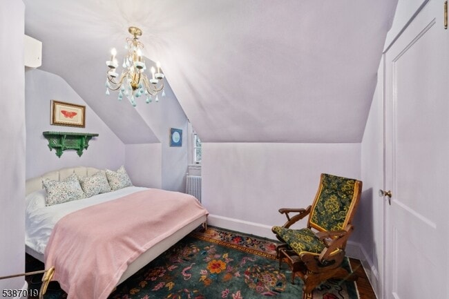 Building Photo - 655 Lake St