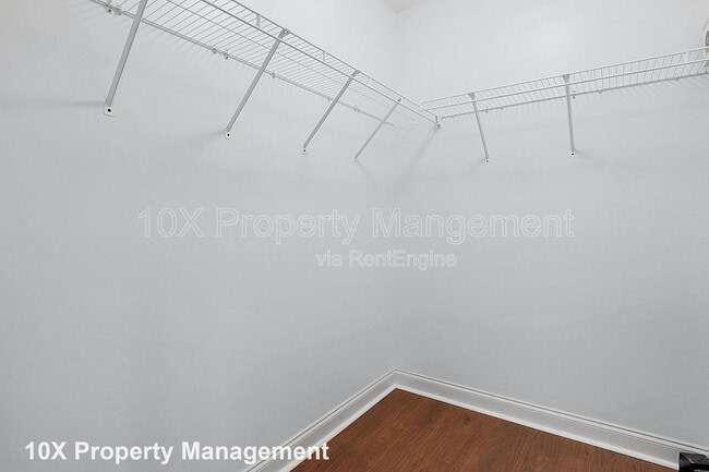 Building Photo - 1442 Bloomington Blvd