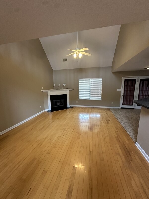 Building Photo - 6703 Einat Cove