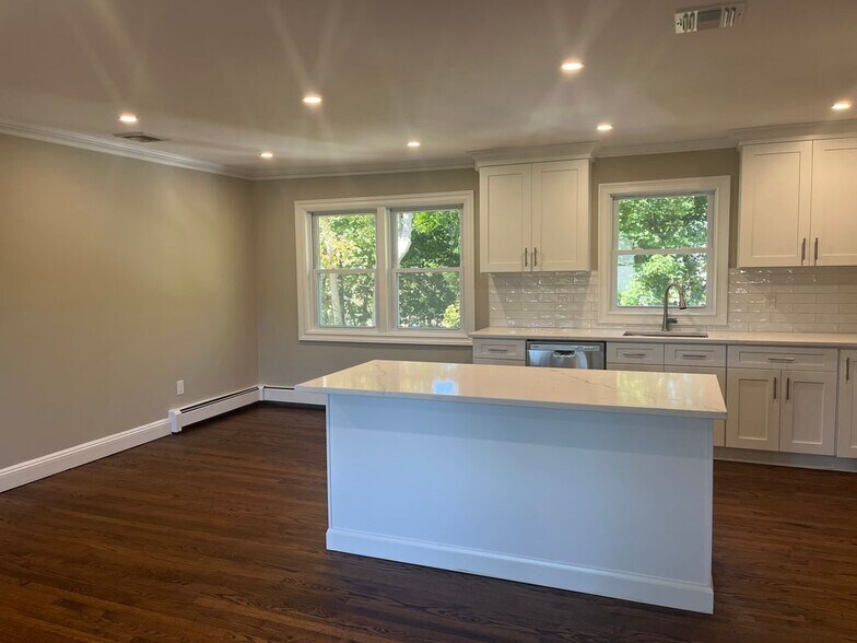 Building Photo - 26 Hanover Pl