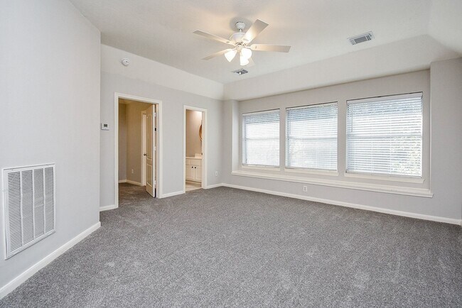 Building Photo - 2810 Grassy Knoll Ct