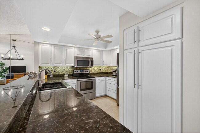 Building Photo - 2800 N Ocean Dr