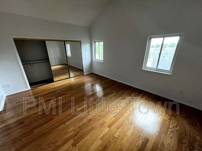 Building Photo - 10772 W Berry Ave