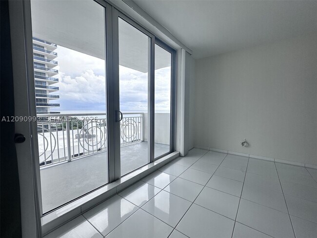 Building Photo - 5825 Collins Ave