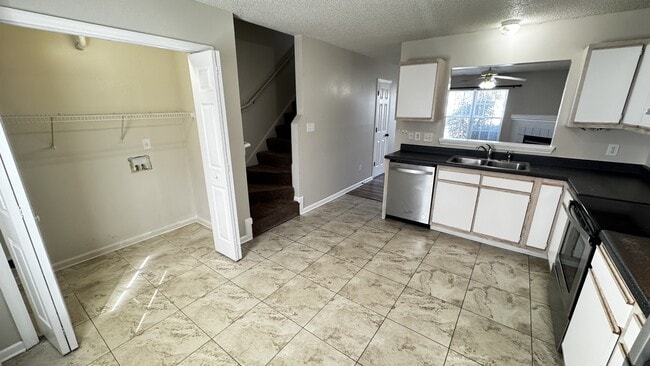 Building Photo - 509 Timberlake Trail