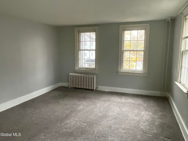 Building Photo - 163 Ridge St