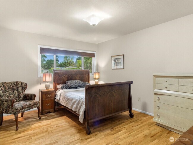 Building Photo - Beautiful property on the Westside of Oly