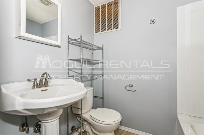 Building Photo - 9411 E Carson St