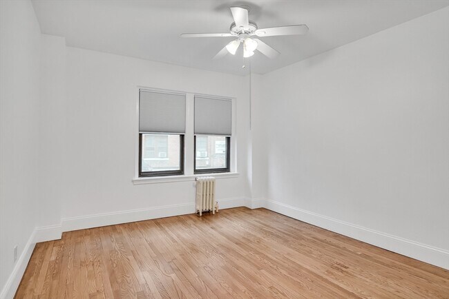 Building Photo - 137 Englewood Ave