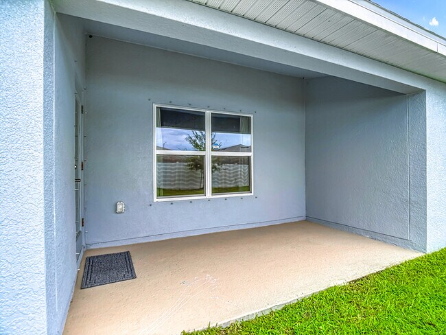 Building Photo - Welcome in to this beautiful Unfurnished -...