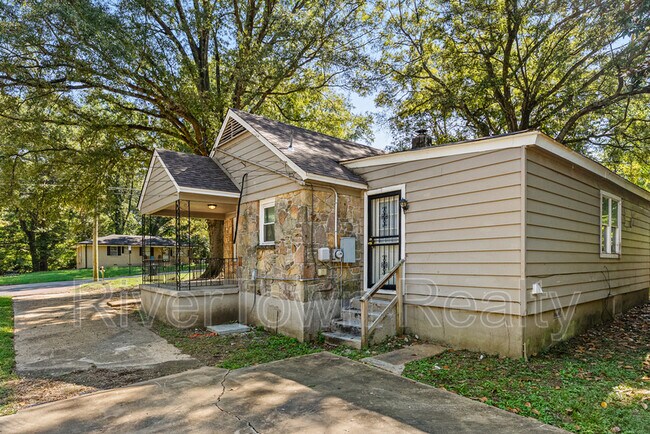 Building Photo - 1678 Alta Vista Ave